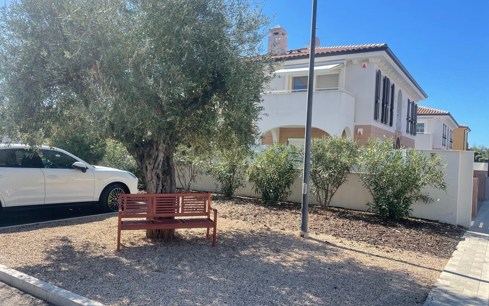 La villa con l'ulivo e il posto auto